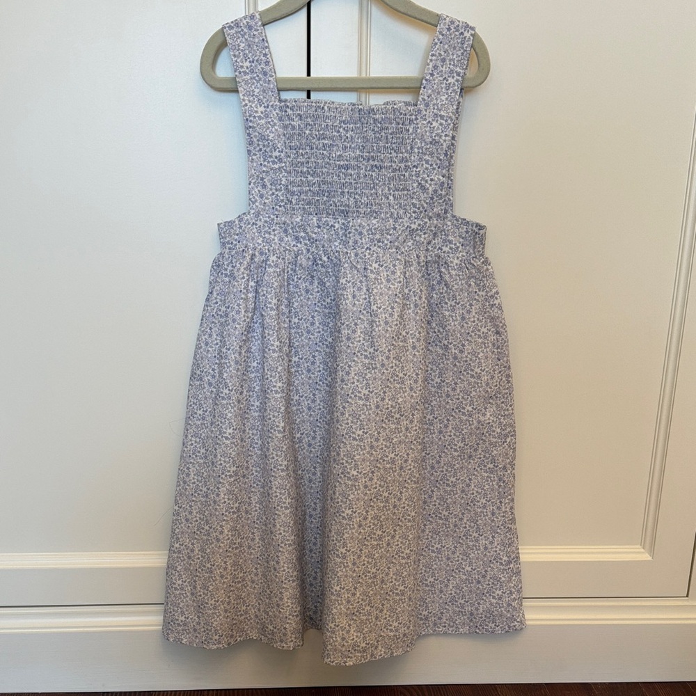 MINNOW Like New Smocked Floral Dress. Size Y 7/8.
